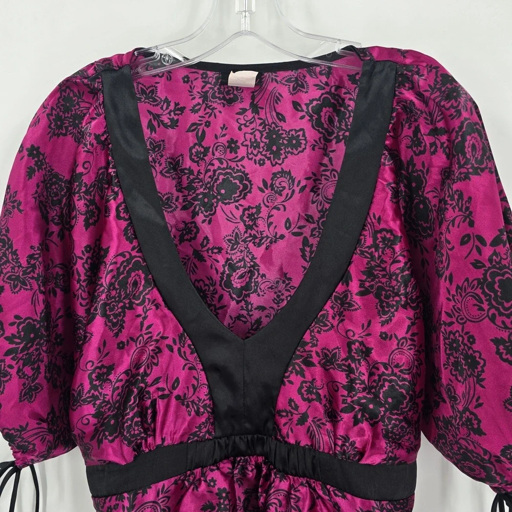 Torrid Blouse Womens Size 1‎ Black Pink Flowers Tunic Tie